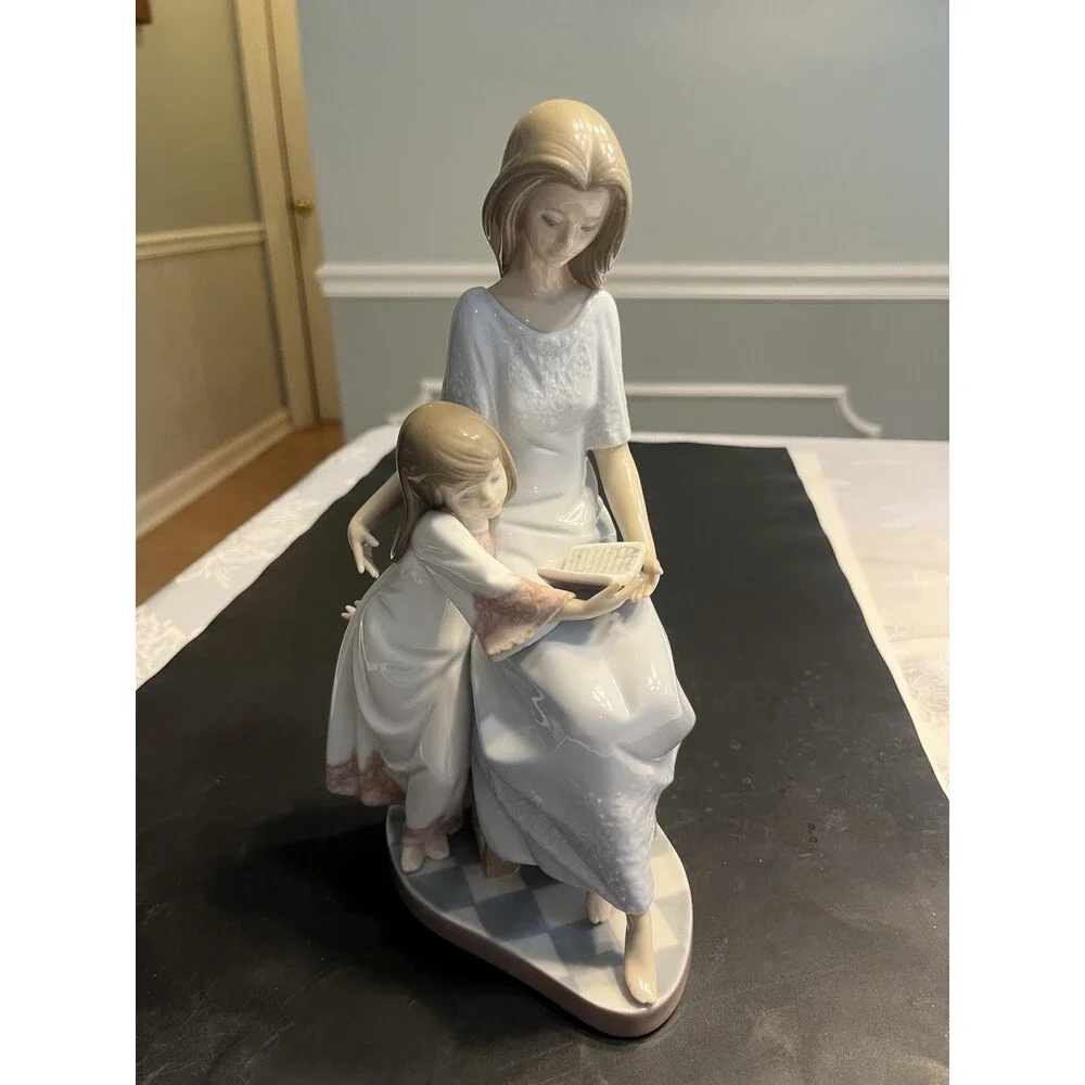 Lladro #5457 BEDTIME STORY Figurine Mother Daughter PERFECT CONDITION!